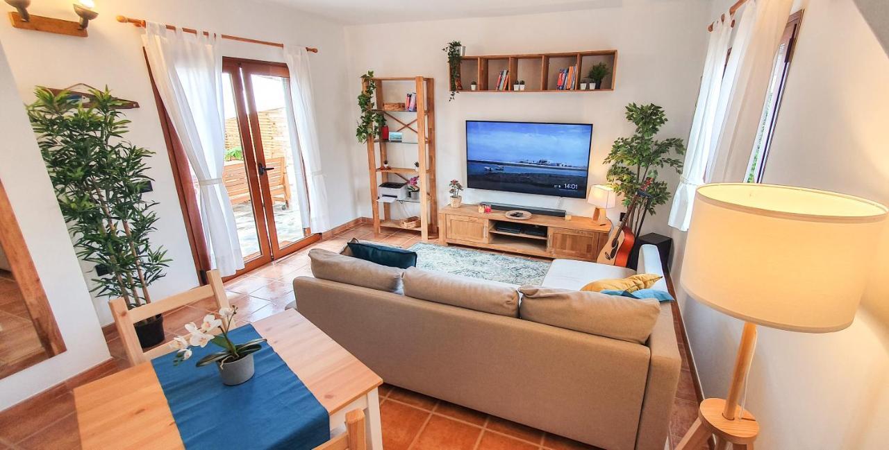 Oasis Desert - Holiday Home With Pool & Garden Near Corralejo And Lajares Exteriör bild